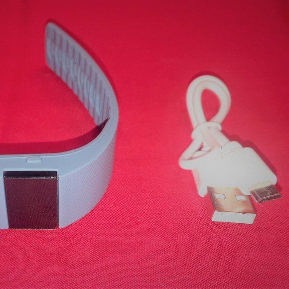 FITNESS TRACKER Smart Bracelet: Monitors Steps, Calories & More! - Bright Blue - Picture 4 of 15